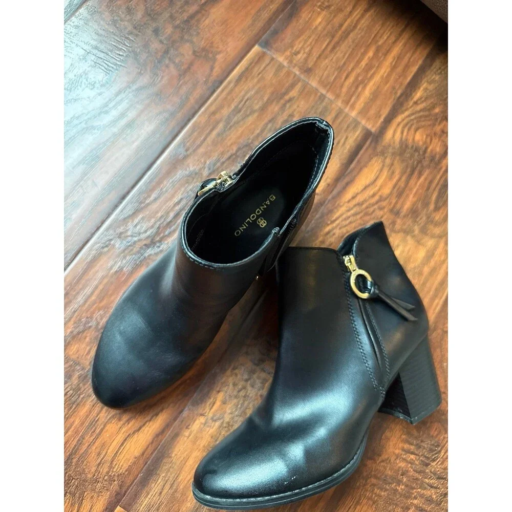 Bandolino Women’s Black Ankle Booties Size 7.5M Block Heel Side Zip Tassel